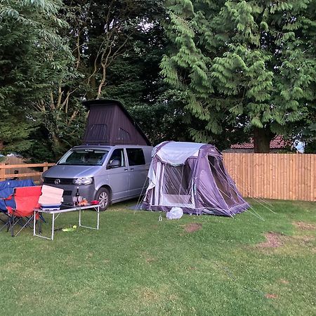 فندق Bank Top Camping-North York Moors With Pitches For Caravans, Camper Vans And Tents بيكرينغ المظهر الخارجي الصورة