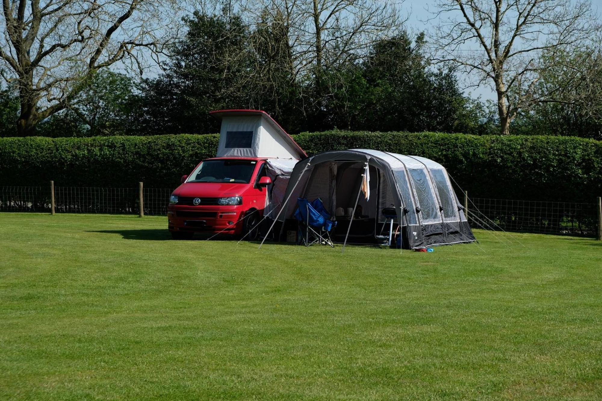 فندق Bank Top Camping-North York Moors With Pitches For Caravans, Camper Vans And Tents بيكرينغ المظهر الخارجي الصورة